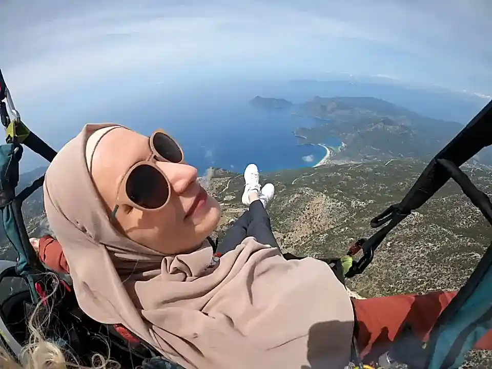 Yamaç Paraşütü Kadın Pilot fethiye bayan pilot
